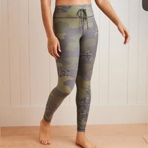Aerie Camo Leggings - Green and Gray